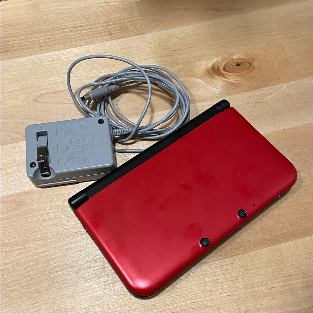 Nintendo 3ds XL with 7 games. Great condition!